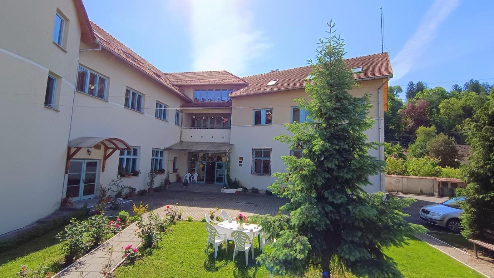 Hostel Centrul Gaudeamus Sighişoara Exterior foto
